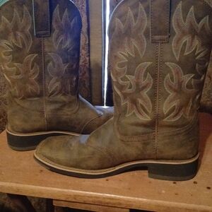 Ariat Distressed Brown Cowboy Boots